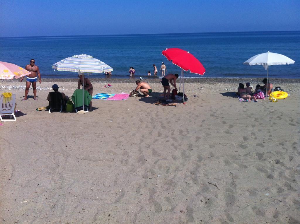 Paradise Beach Camera Mansardata Vicino Cefalu Piscina Aperta Кампофеличе-ди-Роччелла Номер фото